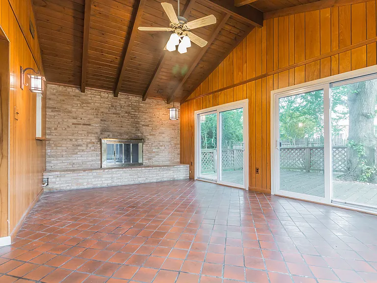 9702 Bellevue Dr — Photo 14