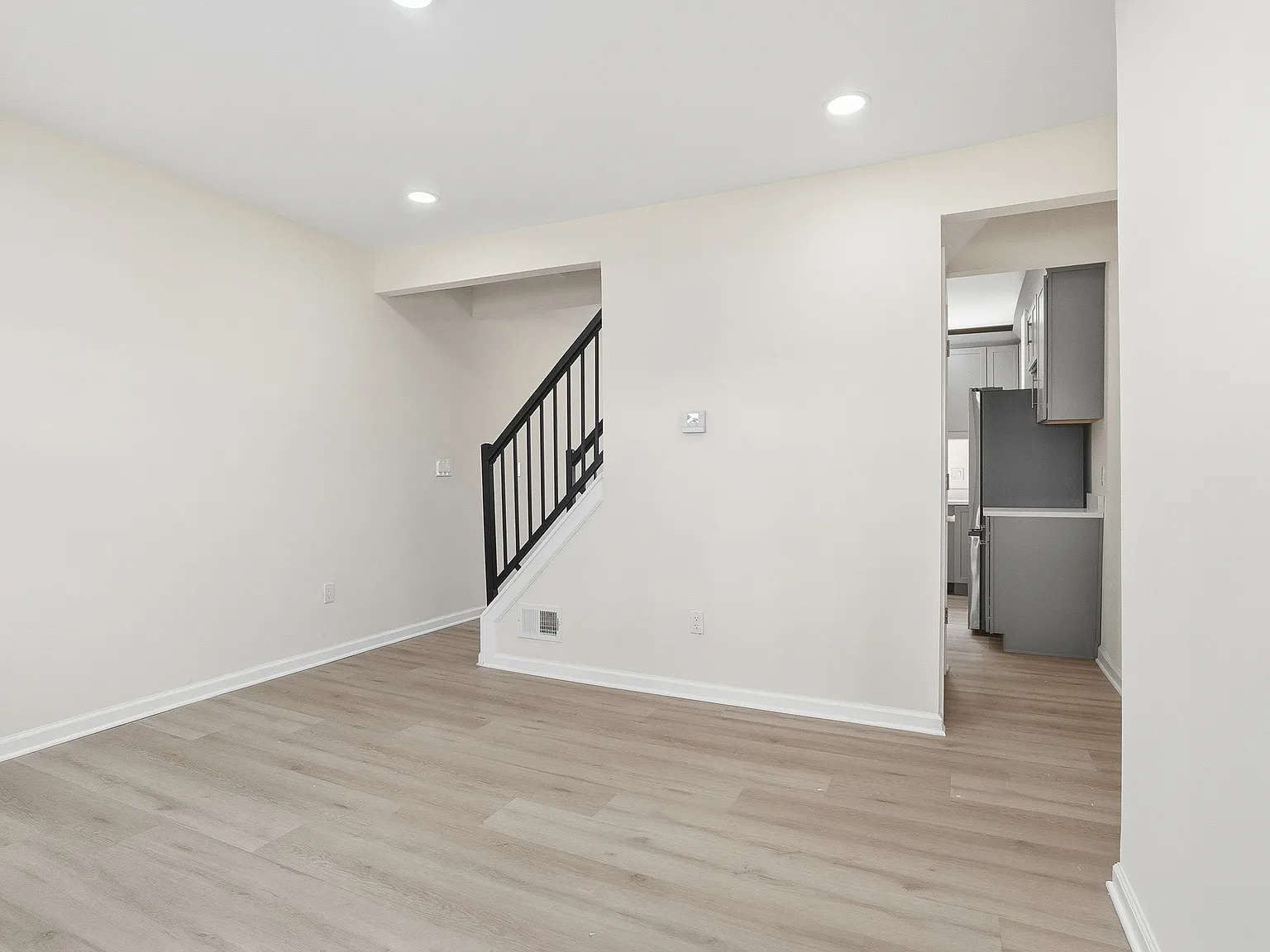 2 bed, 1027 sqft, $2,500 — Photo 4