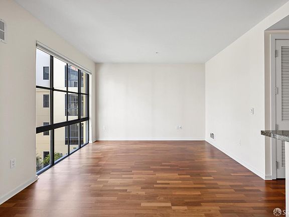 5th image of 88 Townsend St APT 326