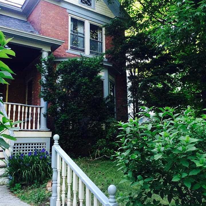 1st image of 121 Pearl St