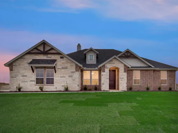 111 Velds Dr, Decatur, TX 76234