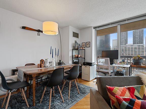 3rd image of 545 N Dearborn St APT 1510