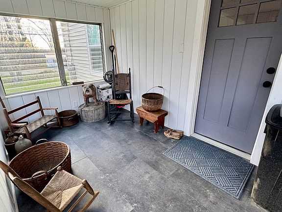 3rd image of 549 Hudson Road