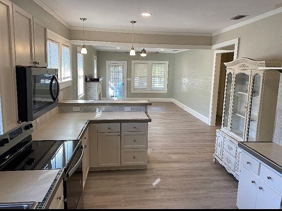 2nd image of 1005 Turner St #1