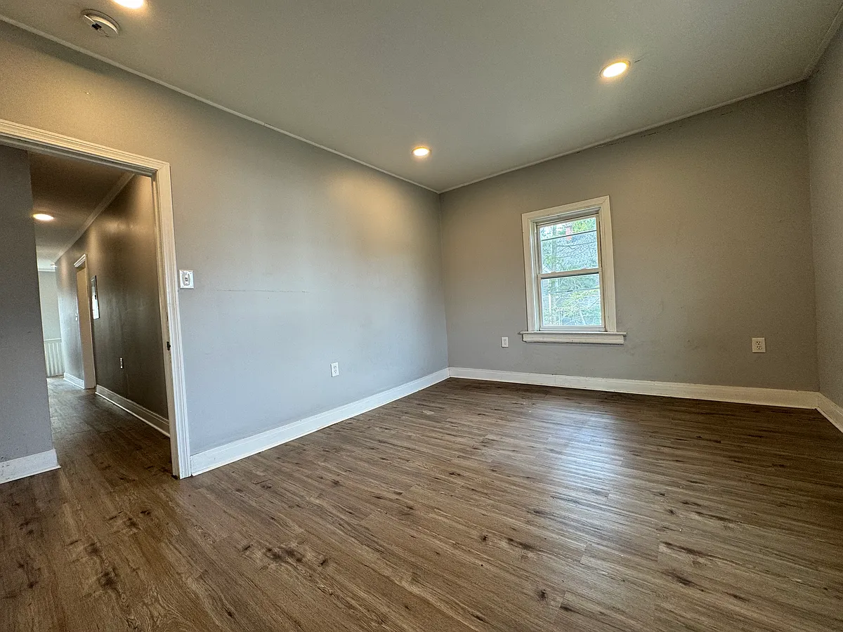 Building Photo - 454 N Main St #3
