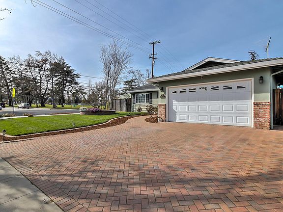 2nd image of 1769 Oakwood Ave