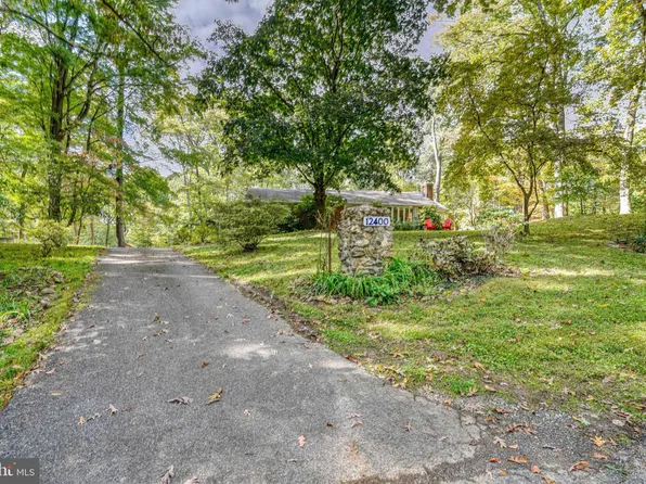 12400 Woodcrest Ln, Glen Arm, MD 21057