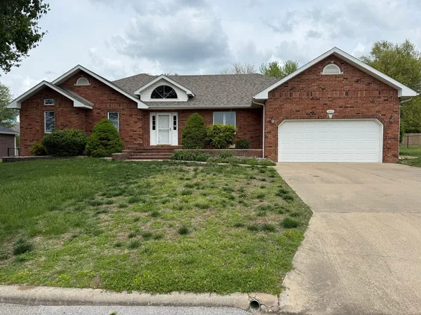 2421 W Heritage Street, Bolivar, MO 65613