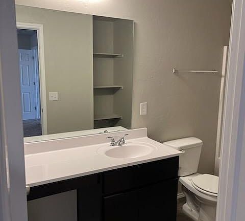 5th image of 719 W Ava Dr