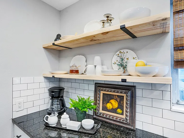 4705 Hollingsworth Ave — Photo 44