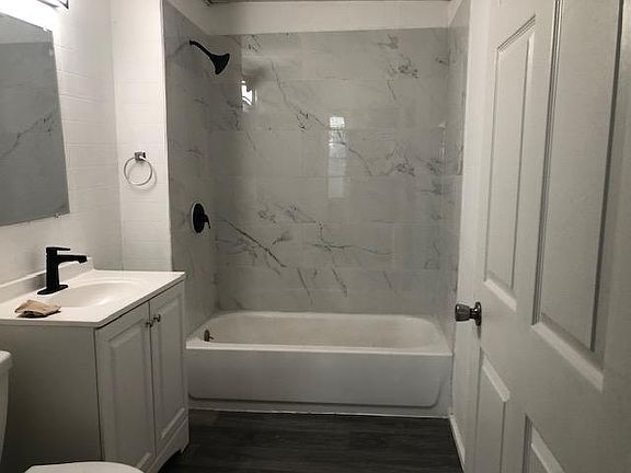 5th image of 11372 Nagel St