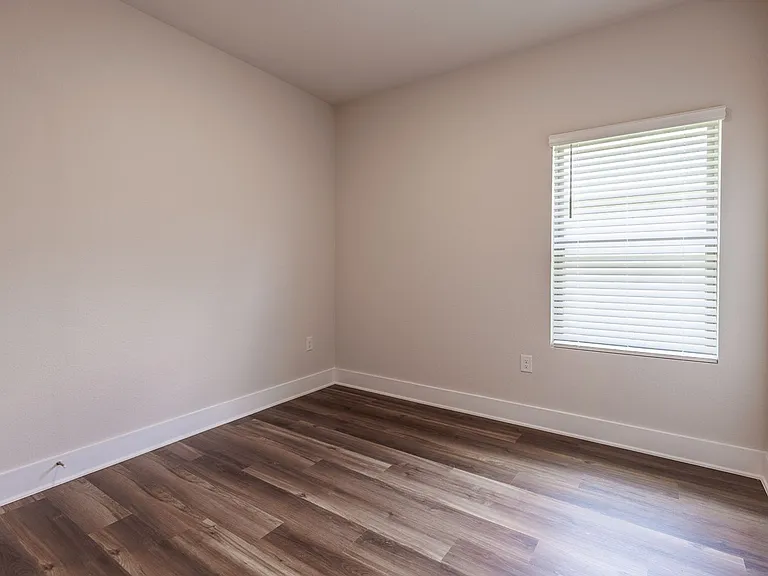 286 Hudson Loop — Photo 10