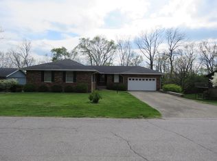556 S Algonquin Dr, Maysville, KY 41056