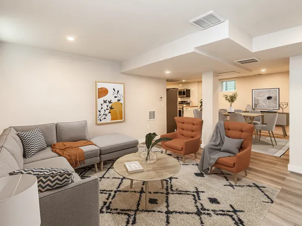 2881 S Wentworth Ave, Milwaukee, WI 53207