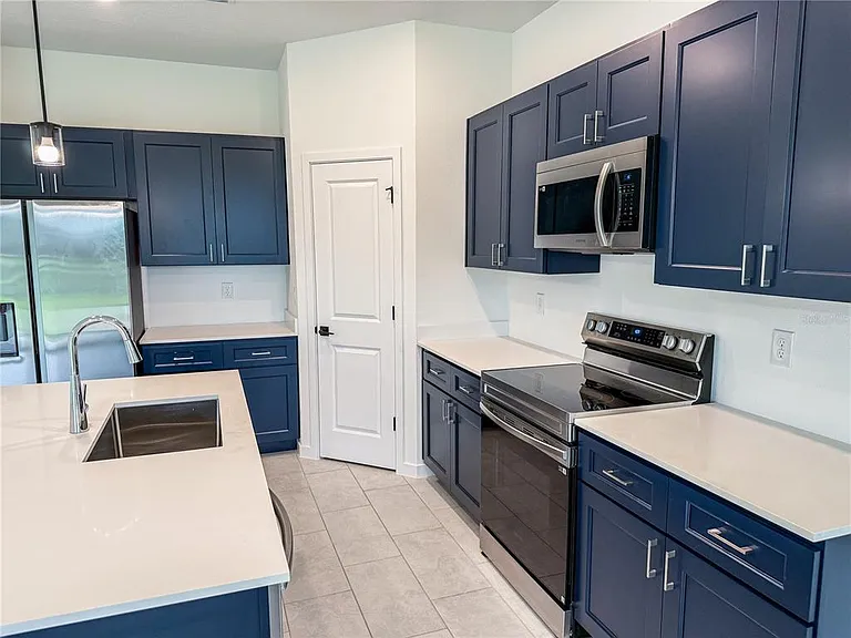 4521 NW 37th Street Rd — Photo 12