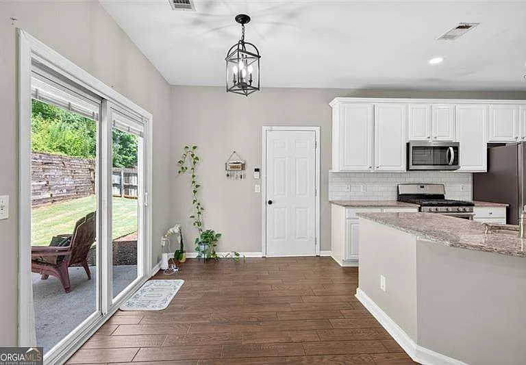 2865 Stonehenge Ct — Photo 16