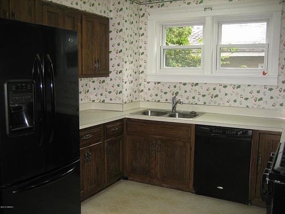 4th image of 86 Woolnough Ave