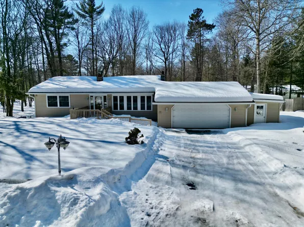 1401 Cedar Dr, Eagle River, WI 54521