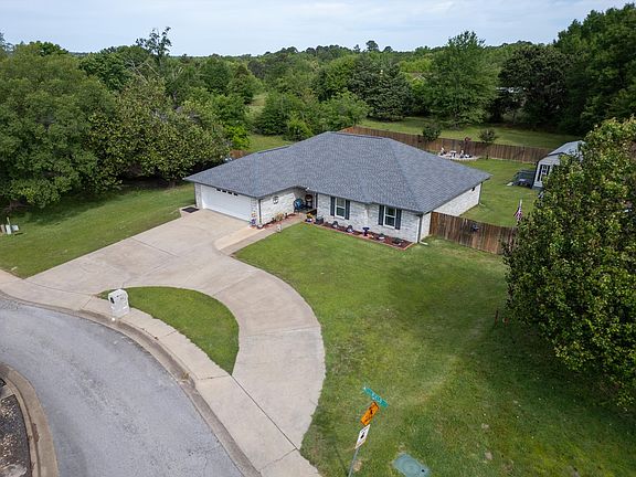 2nd image of 100 Kellifield Dr