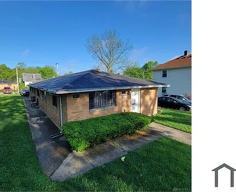 457 Dearborn Ave — Photo 2