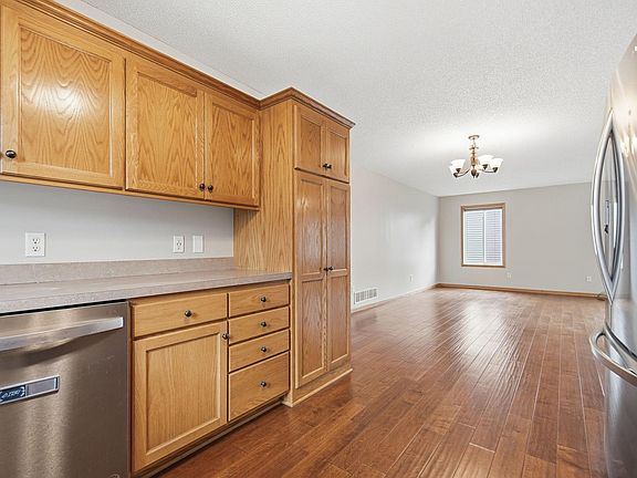 5th image of 7748 Lamont Ave NE