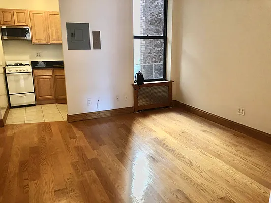 Rented by Bond New York | media 9