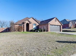 202 Ridge View Ct, Decatur, TX 76234
