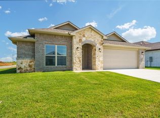 1800 Bugg St, Pea Ridge, AR 72751