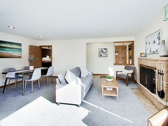 3rd image of 820 N Delphia Ave