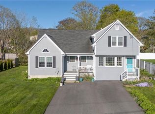 3 Jones Ave, Bristol, RI 02809