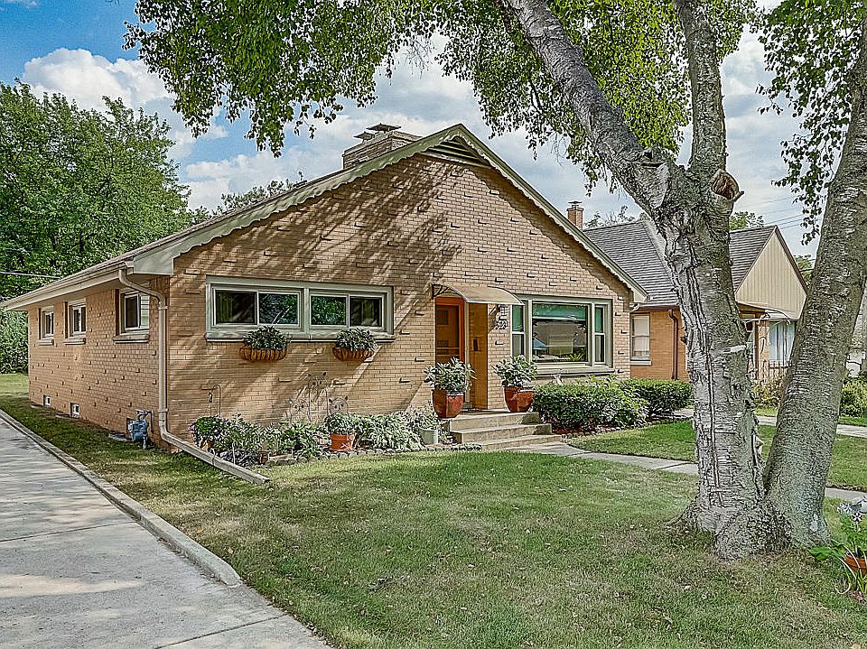 1st image of 10523 W Stewart Ave