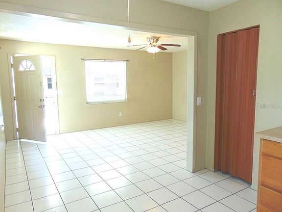 5th image of 1025 Lake Palms Dr