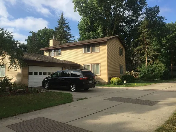 1317 Chartwell Carriage Way S, East Lansing, MI 48823