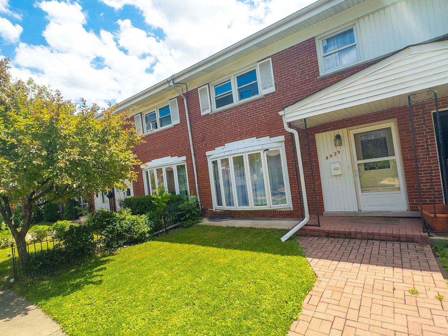 8939 Robin Dr APT B, Des Plaines, IL 60016 | Zillow