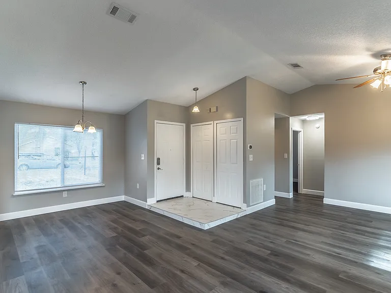 995 Wages Way — Photo 4