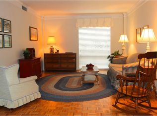 1400 SW Kenesaw Ave APT 11C, Knoxville, TN 37919