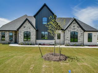 2721 Village Rd, Granbury, TX 76049