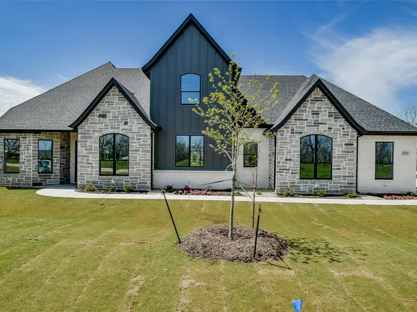 2721 Village Rd, Granbury, TX 76049