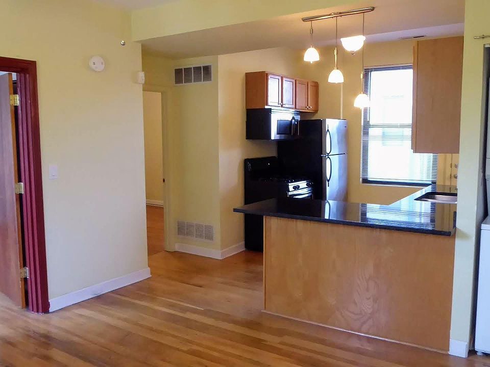 Living Room/Kitchen