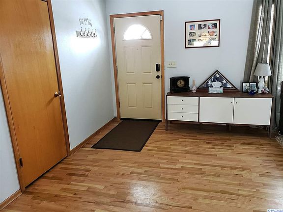 2nd image of 1910 Pike Ave