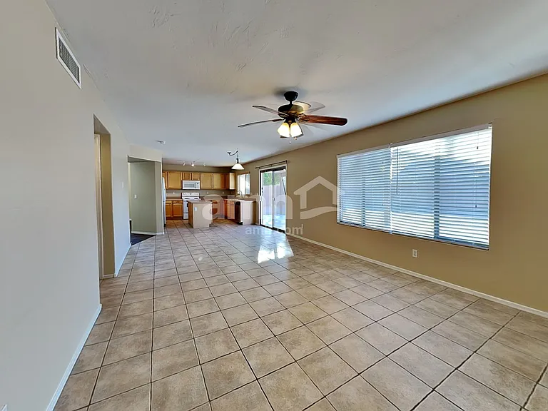 15995 W Monroe St — Photo 4