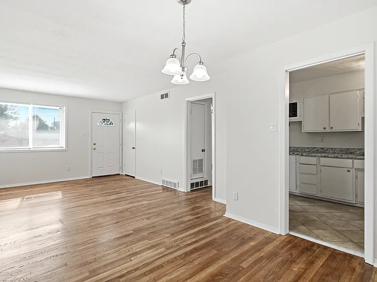 05-1803 Benton St-11_06172026