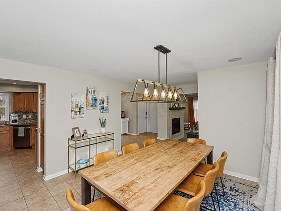 4th image of 330 Kossow ROAD