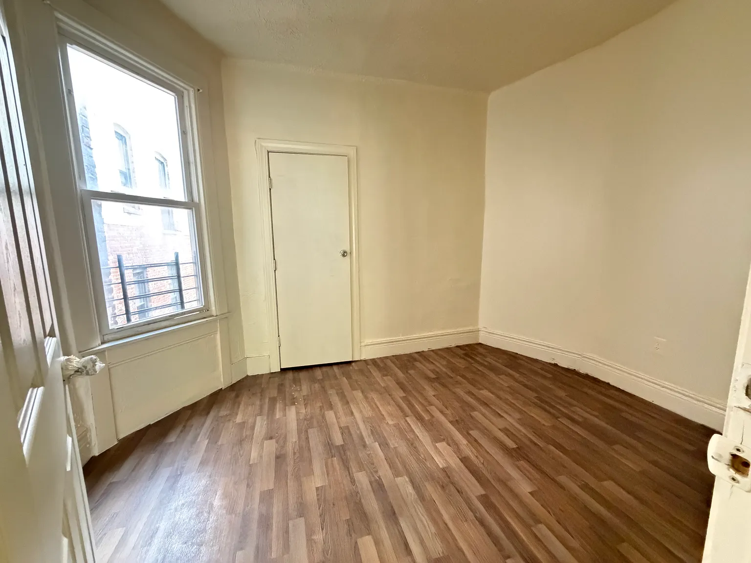 1 bed, 500 sqft, $2,593 — Photo 3