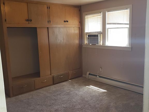 5th image of 708 12th St W APT 5