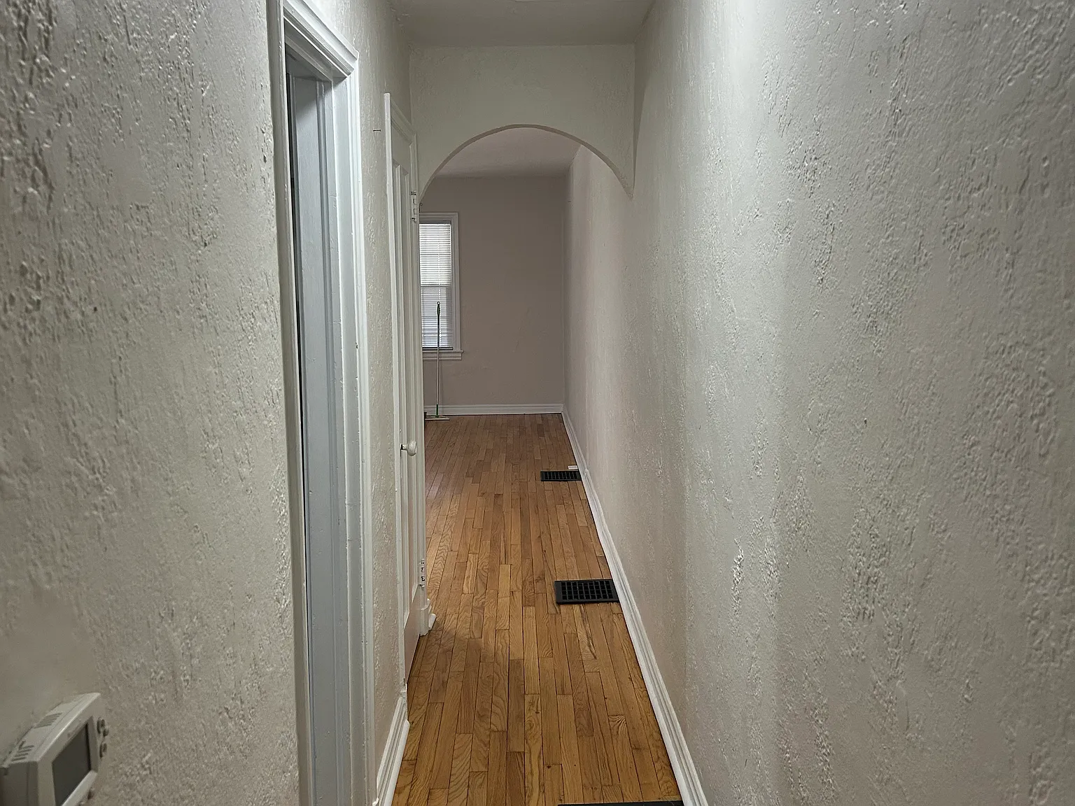 1 bed, 732 sqft, $1,200 — Photo 3