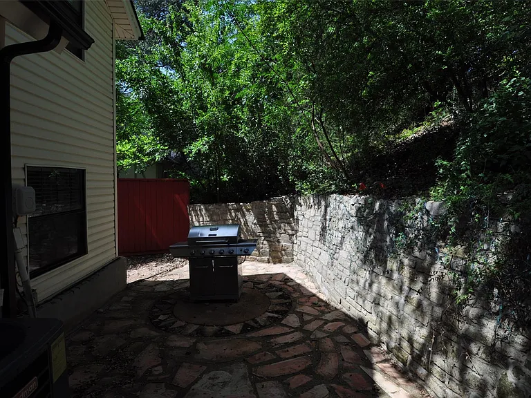 9902 Talleyran Dr — Photo 22