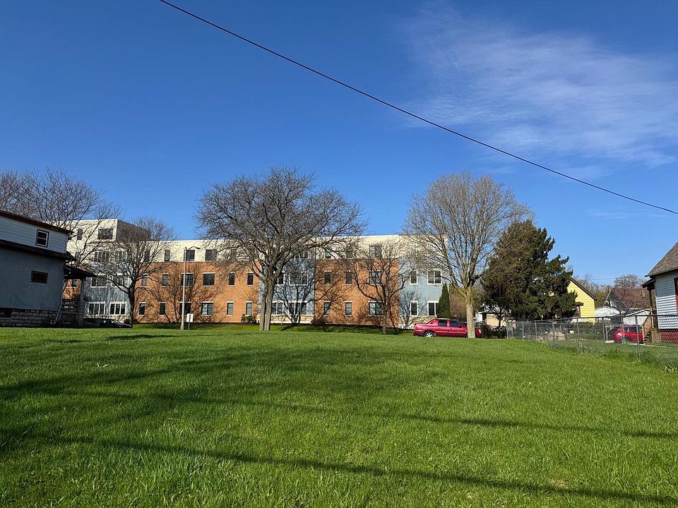 2nd image of 2730 N BUFFUM STREET