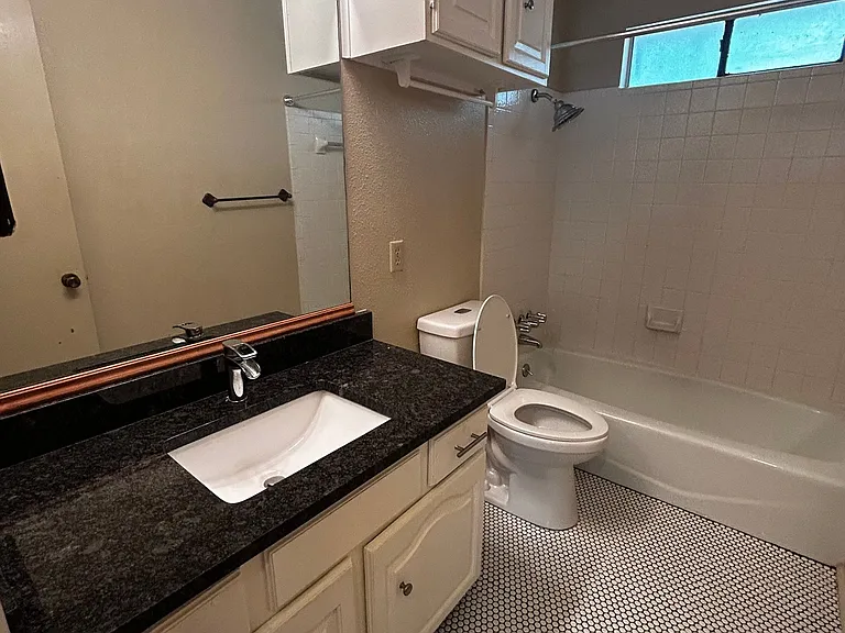 3901 Knollwood Dr — Photo 10