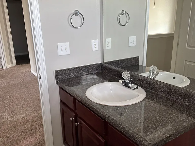 2213 Grandwood Ln — Photo 21